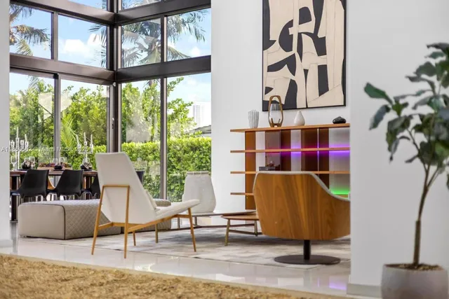 $55,000 | 418 Sunset Drive, Hallandale Beach, FL 33009