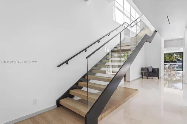 $55,000 | 418 Sunset Drive, Hallandale Beach, FL 33009