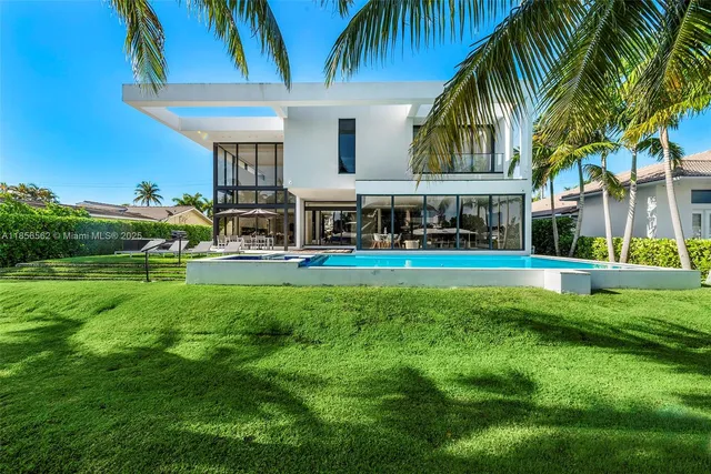 $55,000 | 418 Sunset Drive, Hallandale Beach, FL 33009