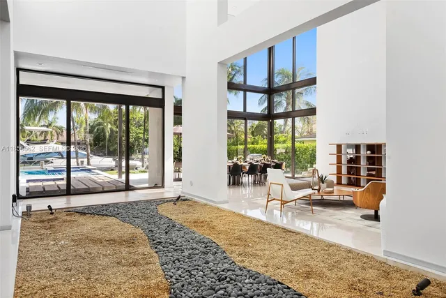 $55,000 | 418 Sunset Drive, Hallandale Beach, FL 33009