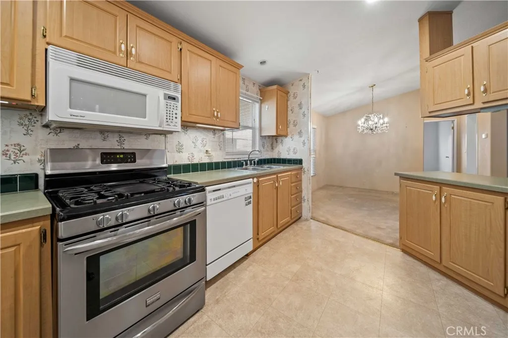 600 South Dennison, Unit 13 Tehachapi, CA 93561 - Photo 10 of 28