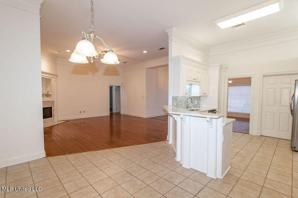 332 Provision Parkway Brandon, MS 39042 - Photo 12 of 38 Kitchen Open To Den, Breakfast Area, & D