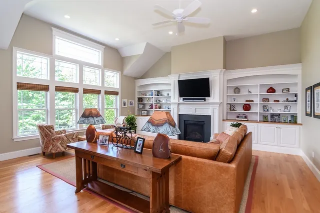 $2,199,000 | 20 Hunters Lane, Natick, MA 01760