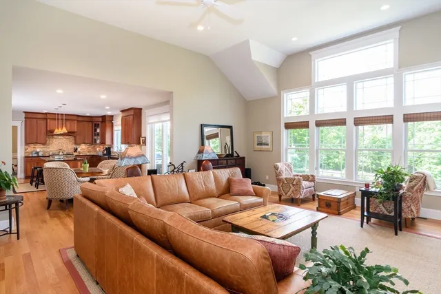 $2,199,000 | 20 Hunters Lane, Natick, MA 01760