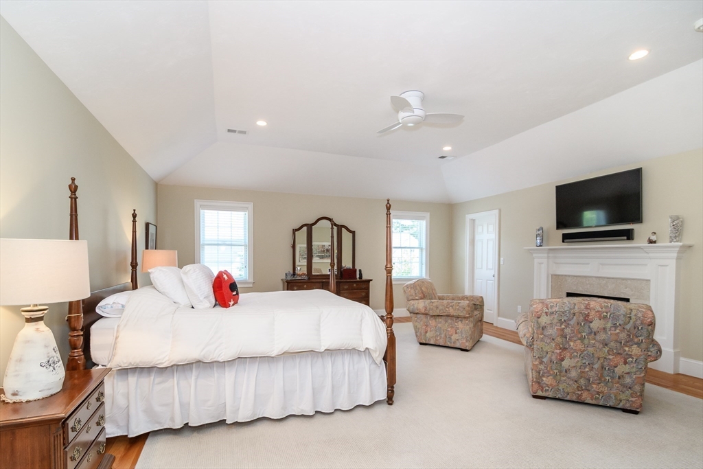 20 Hunters Lane Natick, MA 01760 - Photo 27 of 38