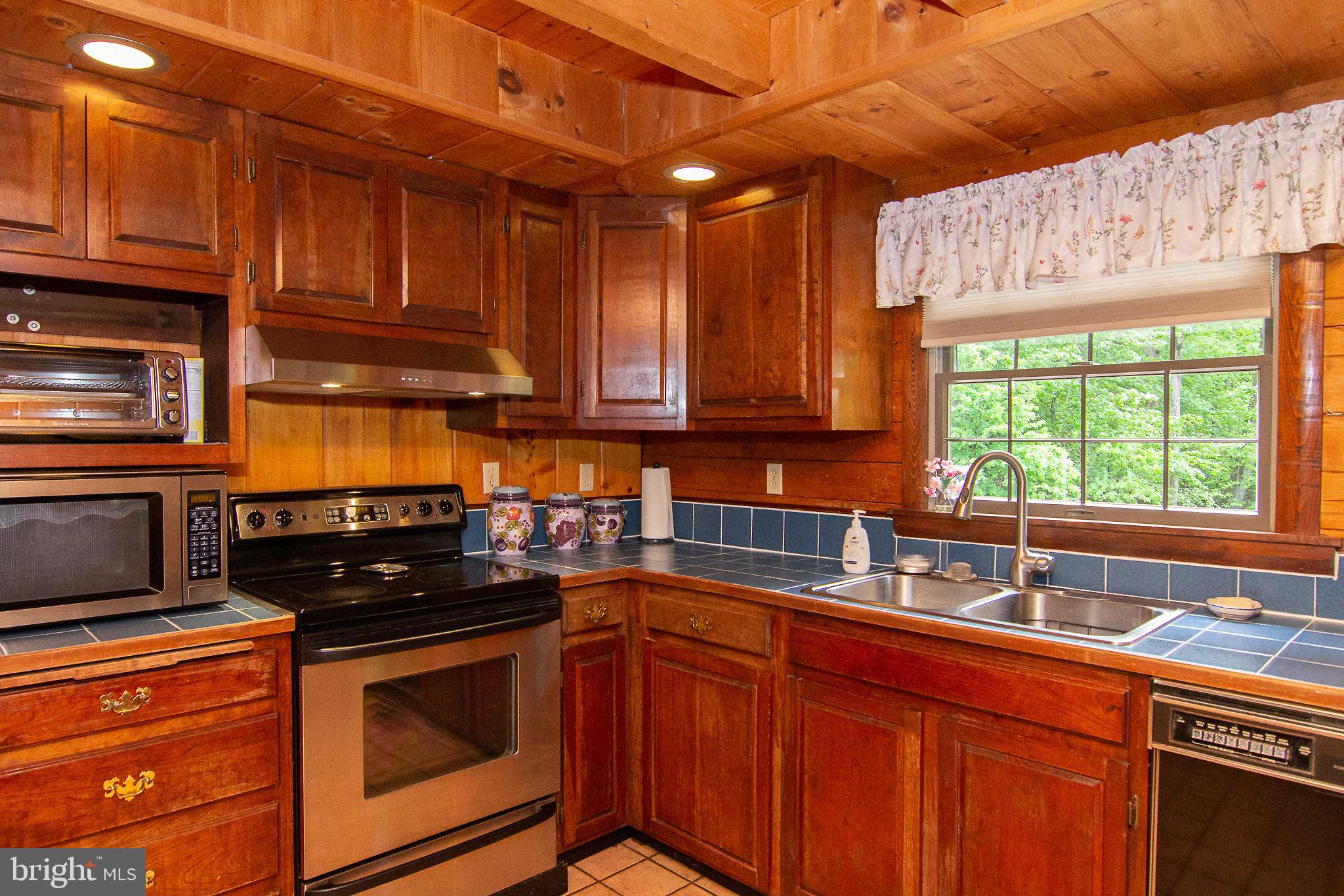 2563 Ebbvale Road Manchester, MD 21102 - Photo 13 of 41 Kitchen