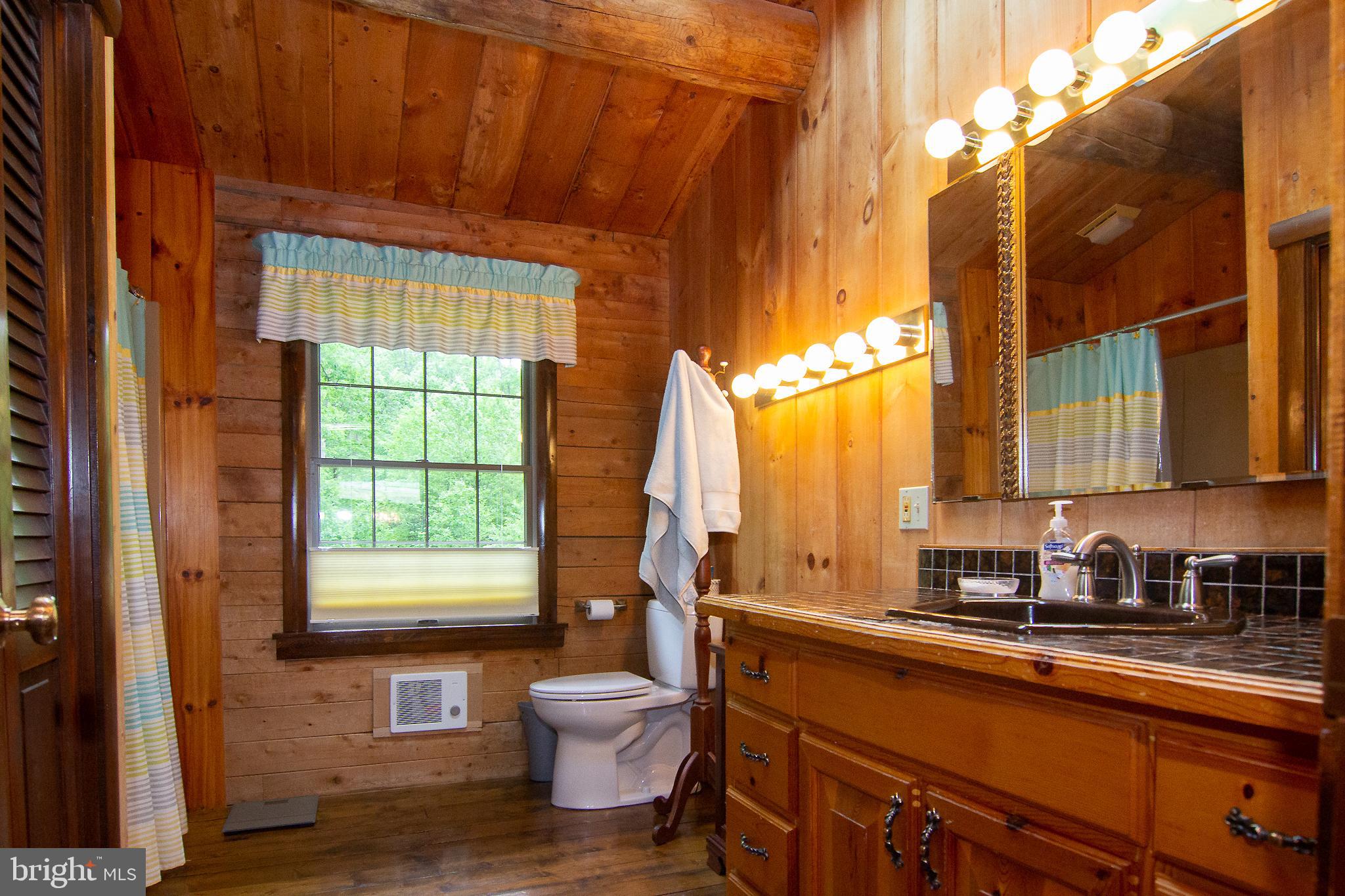 2563 Ebbvale Road Manchester, MD 21102 - Photo 35 of 41 Upstairs Full Bath