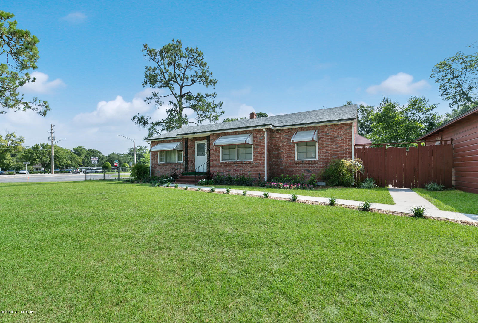 4851 Manchester Road Jacksonville, FL 32210 - Photo 4 of 30 Front Ext 2
