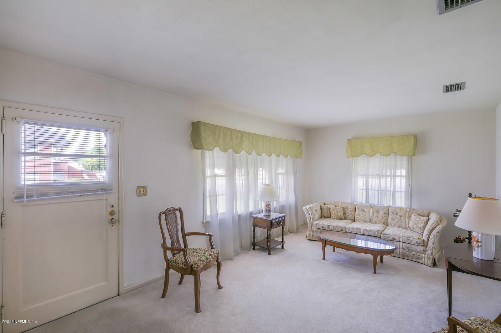 4851 Manchester Road Jacksonville, FL 32210 - Photo 6 of 30 Living/Waiting Room