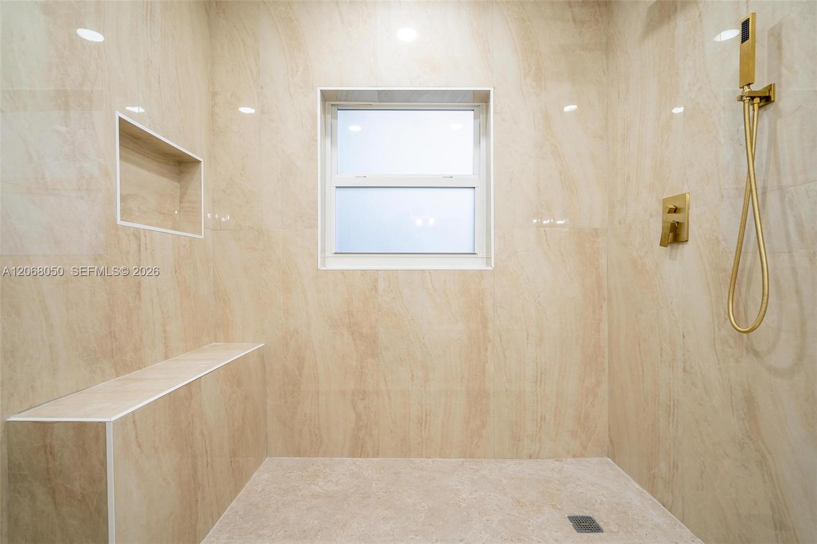 1710 Cleveland Road Miami Beach, FL 33141 - Photo 17 of 41 Gallery Image 17
