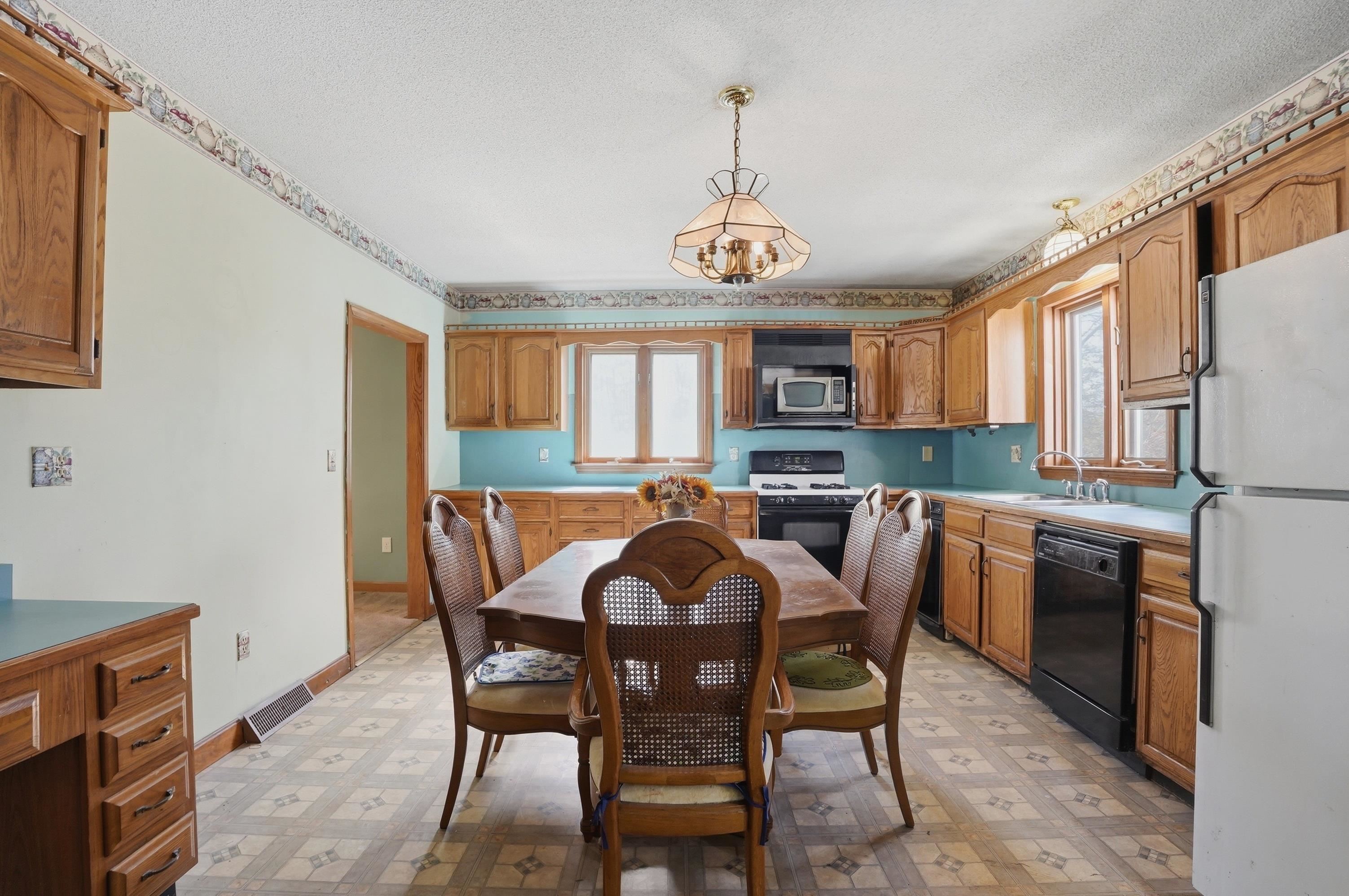 63 Kienia Road, Unit B Hudson, NH 03051 - Photo 13 of 39