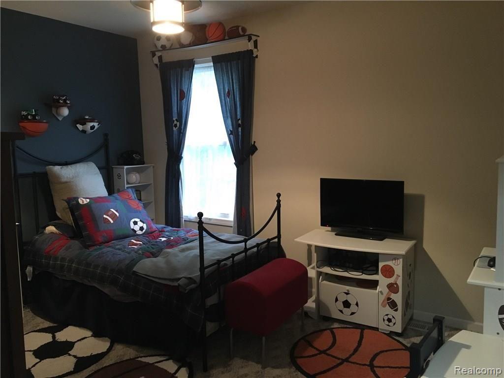 31 Riverside Drive Mount Clemens, MI 48043 - Photo 18 of 26 IMG_1619.jpg