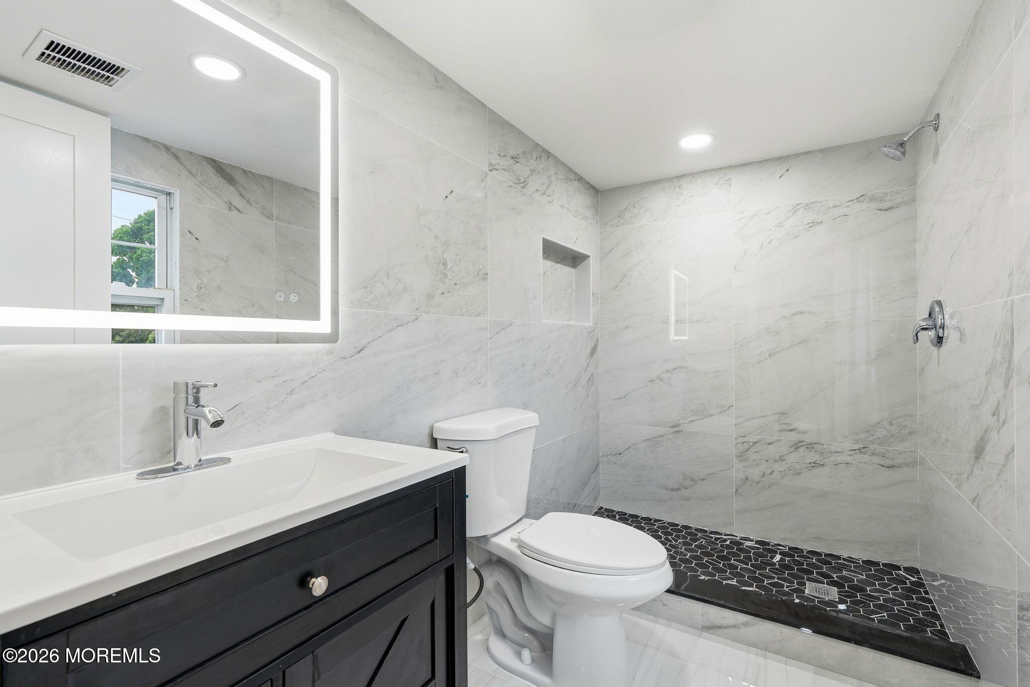 23 Mathiasen Place, Unit 23 Aberdeen, NJ 07747 - Photo 5 of 12 3fc02a6a-5715-4161-92cd-1e31690c7ae9