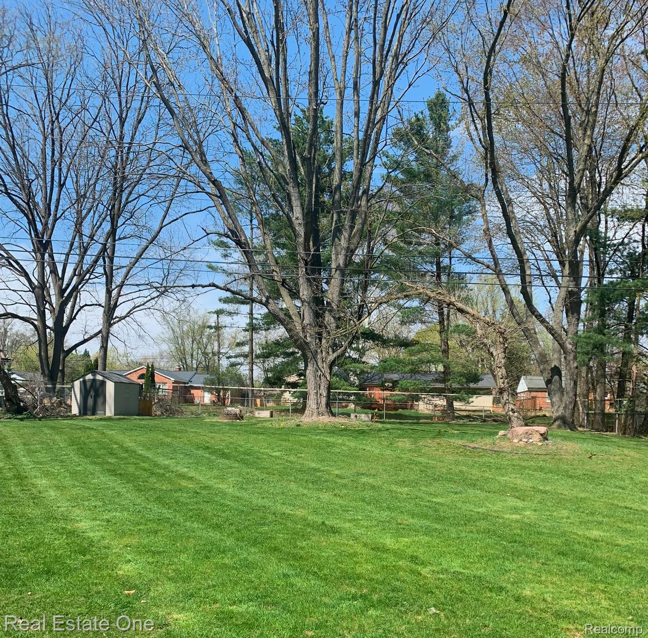 410 Maplehill Road Rochester, MI 48306 - Photo 45 of 56 Gallery Image 45