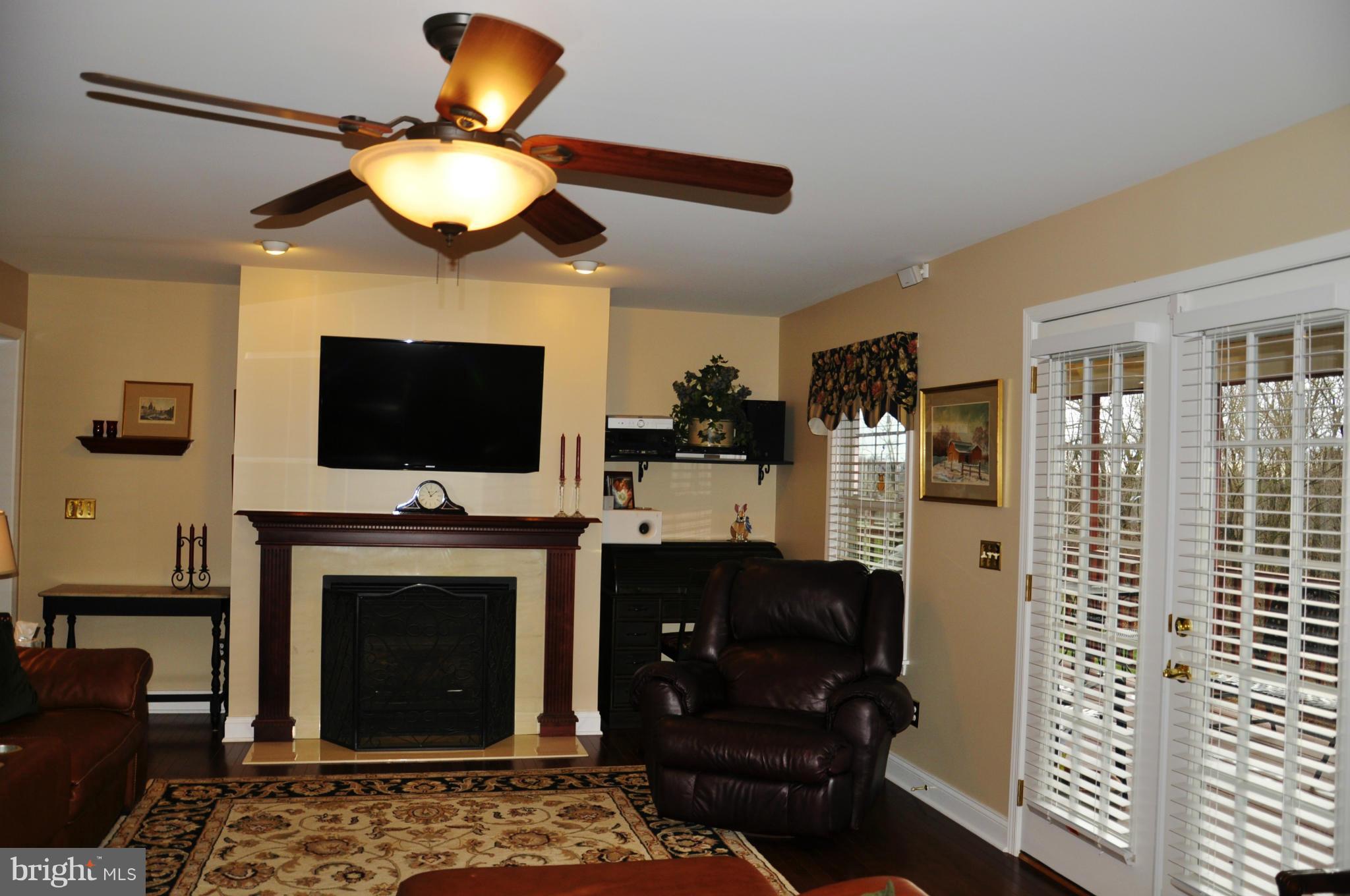 2625 Jolly Acres Road White Hall, MD 21161 - Photo 5 of 30 Living Room
