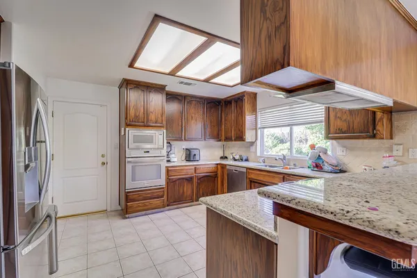 $460,000 | Undisclosed Address, Bakersfield, CA 93313