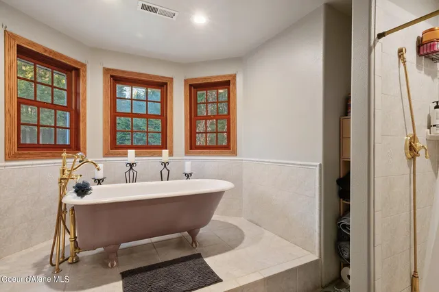 $1,100,000 | 63 Reinoehl Road, Kingston, ID 83839