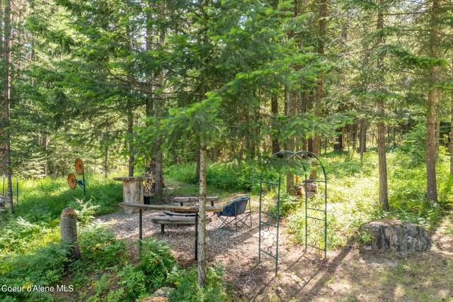 $1,100,000 | 63 Reinoehl Road, Kingston, ID 83839