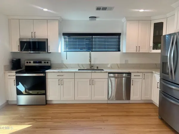 $2,795 | 1807 Meadowbrook Road, Altadena, CA 91001