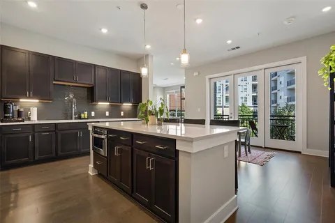 $3,500 | 4501 Jackson Avenue, Unit 5204, Austin, TX 78731