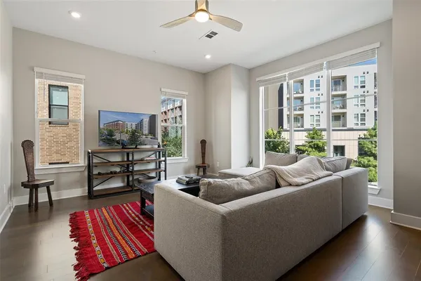 $3,500 | 4501 Jackson Avenue, Unit 5204, Austin, TX 78731