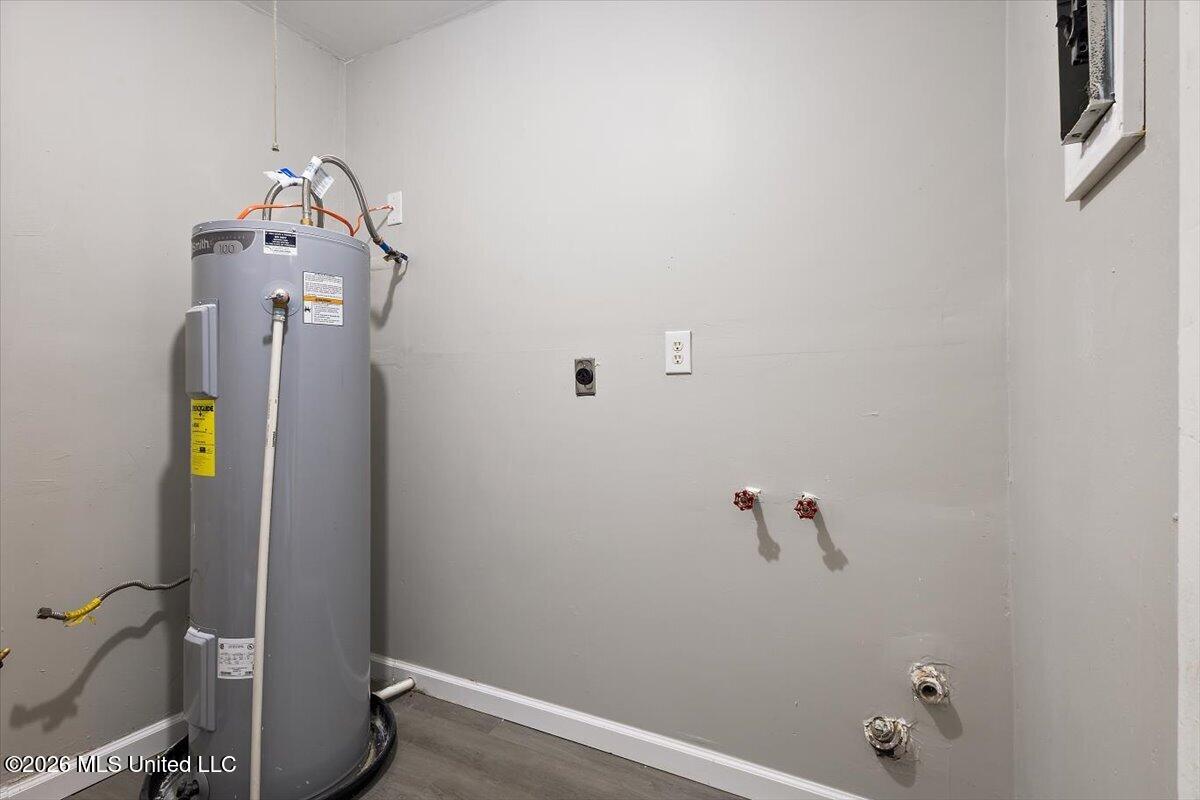 3723 John Adams Road Jackson, MS 39213 - Photo 17 of 21 Laundry Room