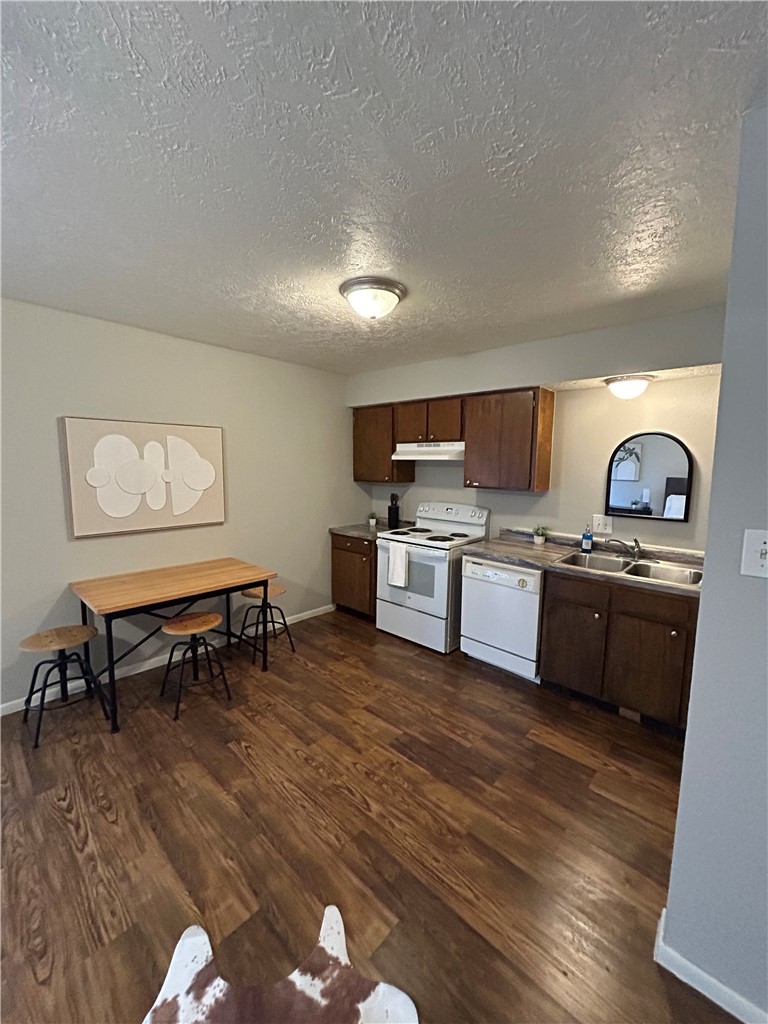 3900 Old College Road, Unit 28 Bryan, TX 77801 - Photo 2 of 11