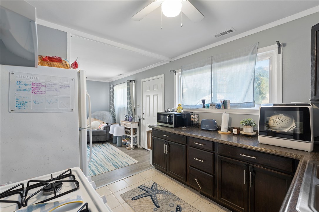 13 Woolsey Road Middletown, RI 02842 - Photo 15 of 29