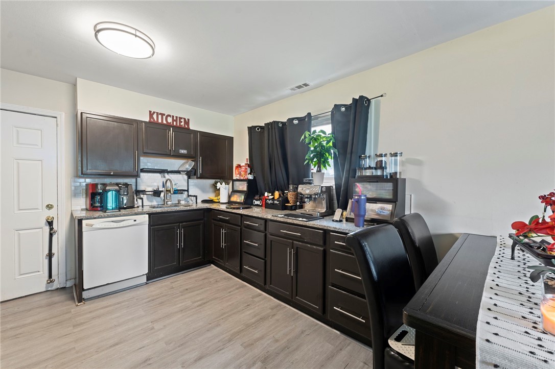 13 Woolsey Road Middletown, RI 02842 - Photo 3 of 29