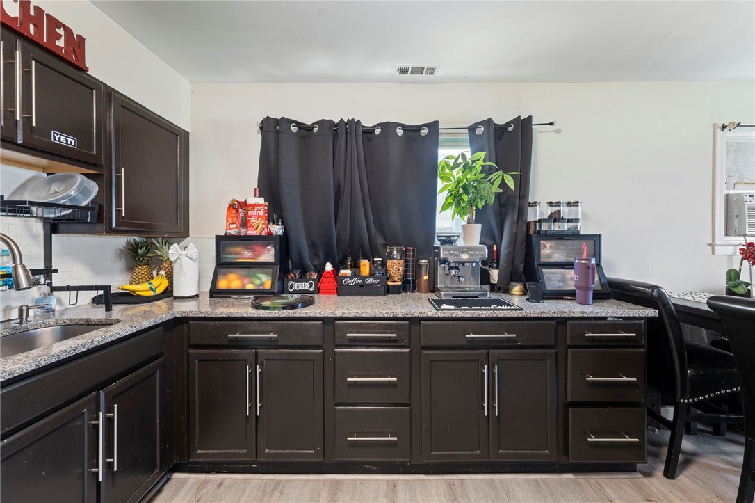 13 Woolsey Road Middletown, RI 02842 - Photo 4 of 29