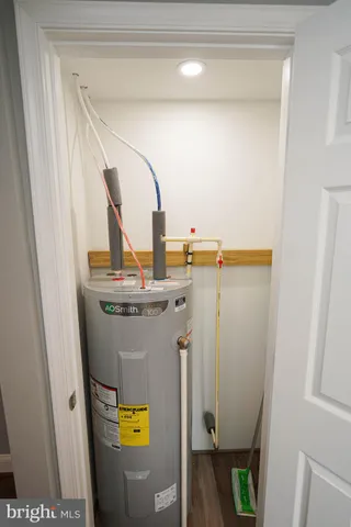 a view of utility room