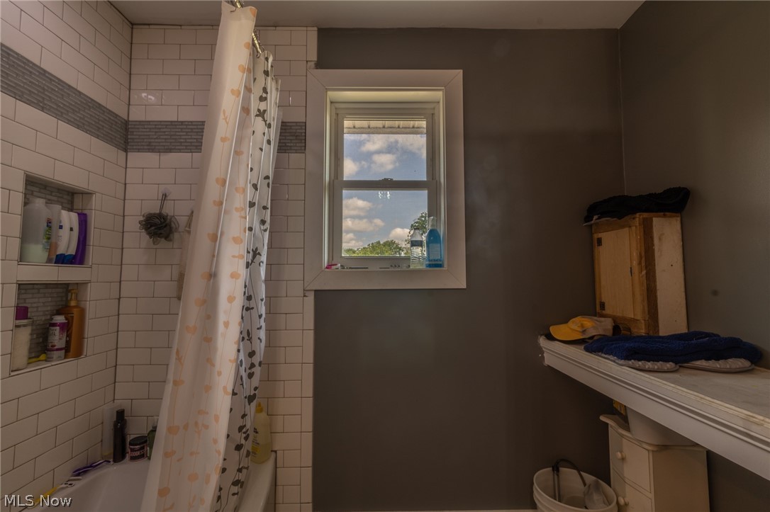 3184 Tick Ridge Road Vincent, OH 45784 - Photo 24 of 31 Shower and Changing Room