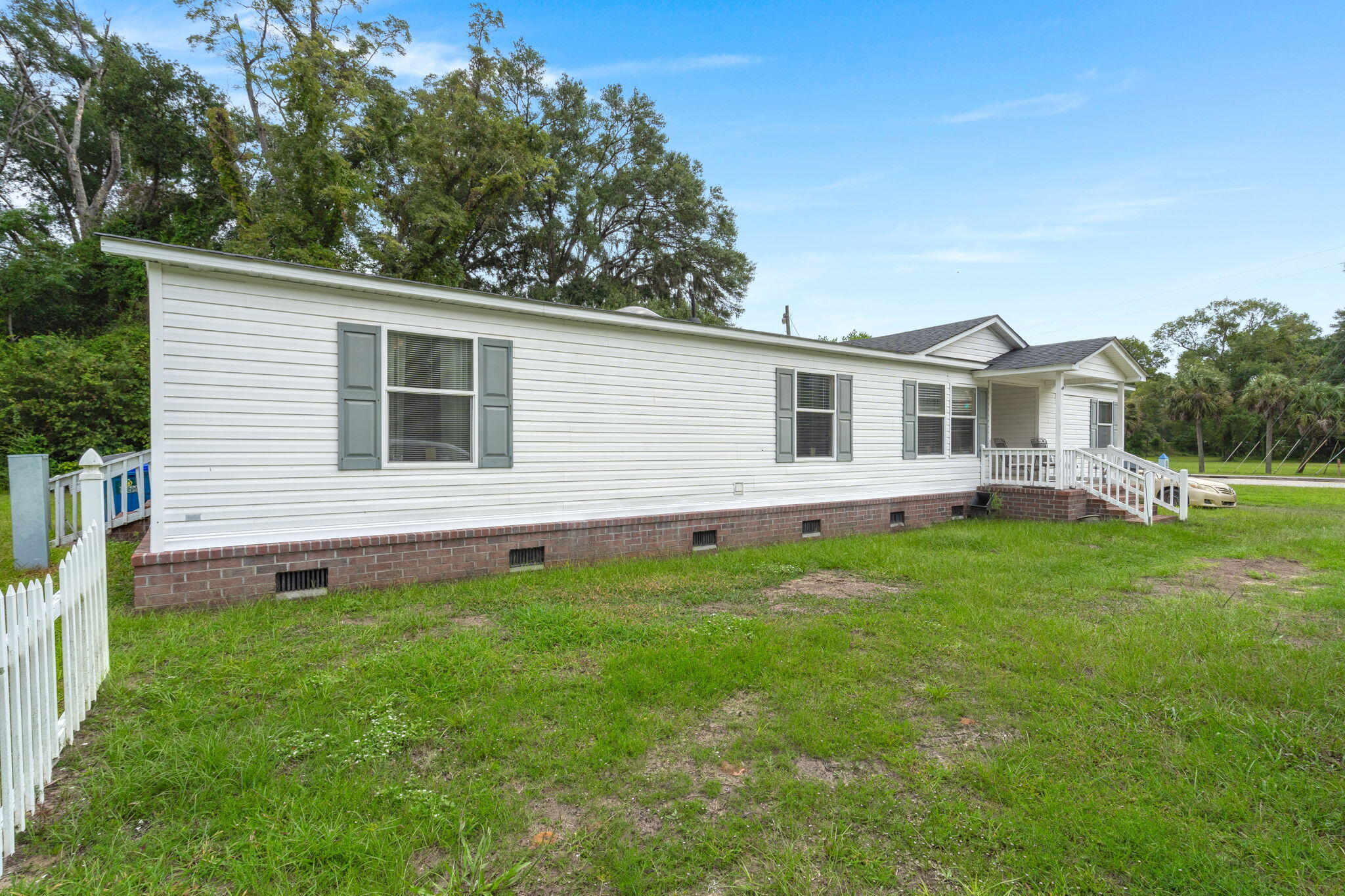 2704 Hamlin Road Mount Pleasant, SC 29466 - Photo 3 of 29 3