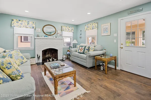 $3,200 | 57 Ocean Avenue, Manasquan, NJ 08736