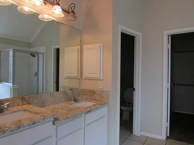 $2,400 | 2606 Sun Flare Lane, Pearland, TX 77584