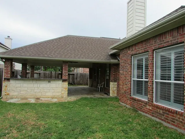 $2,400 | 2606 Sun Flare Lane, Pearland, TX 77584