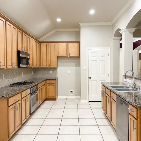 $2,400 | 2606 Sun Flare Lane, Pearland, TX 77584