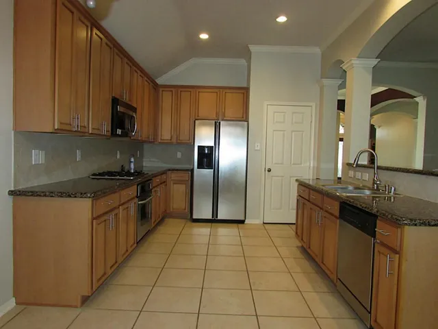 $2,400 | 2606 Sun Flare Lane, Pearland, TX 77584