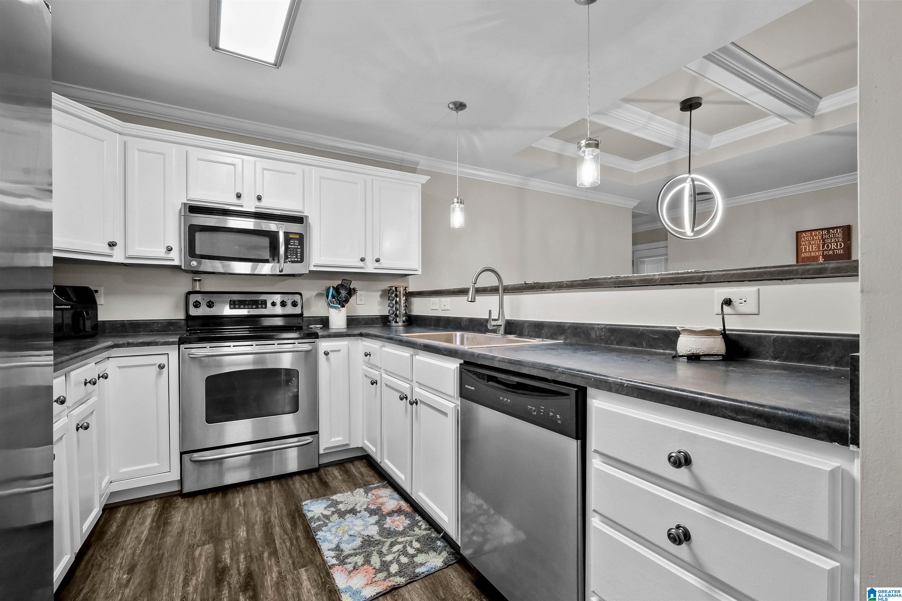 1068 Emerald Ridge Drive Calera, AL 35040 - Photo 8 of 37