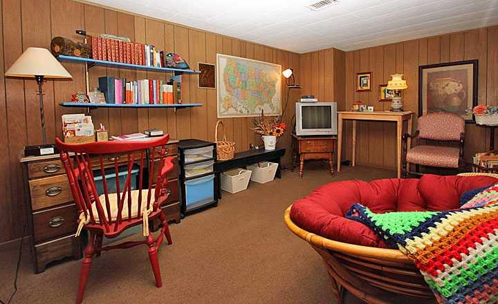 1056 Varner Road Whitehall, PA 15227 - Photo 10 of 15 Great Room.
