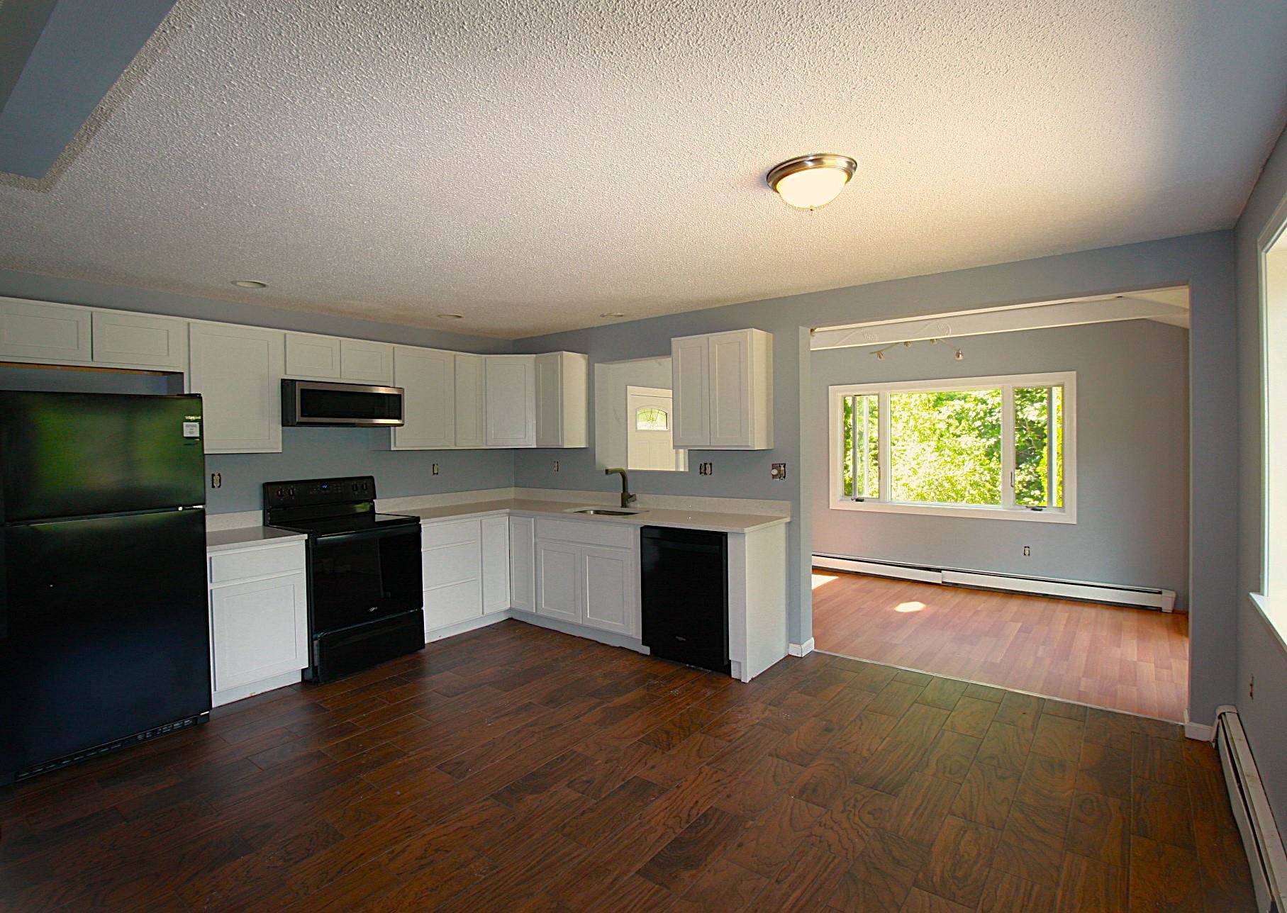 10 Sullivan Road Hudson, NH 03051 - Photo 5 of 20
