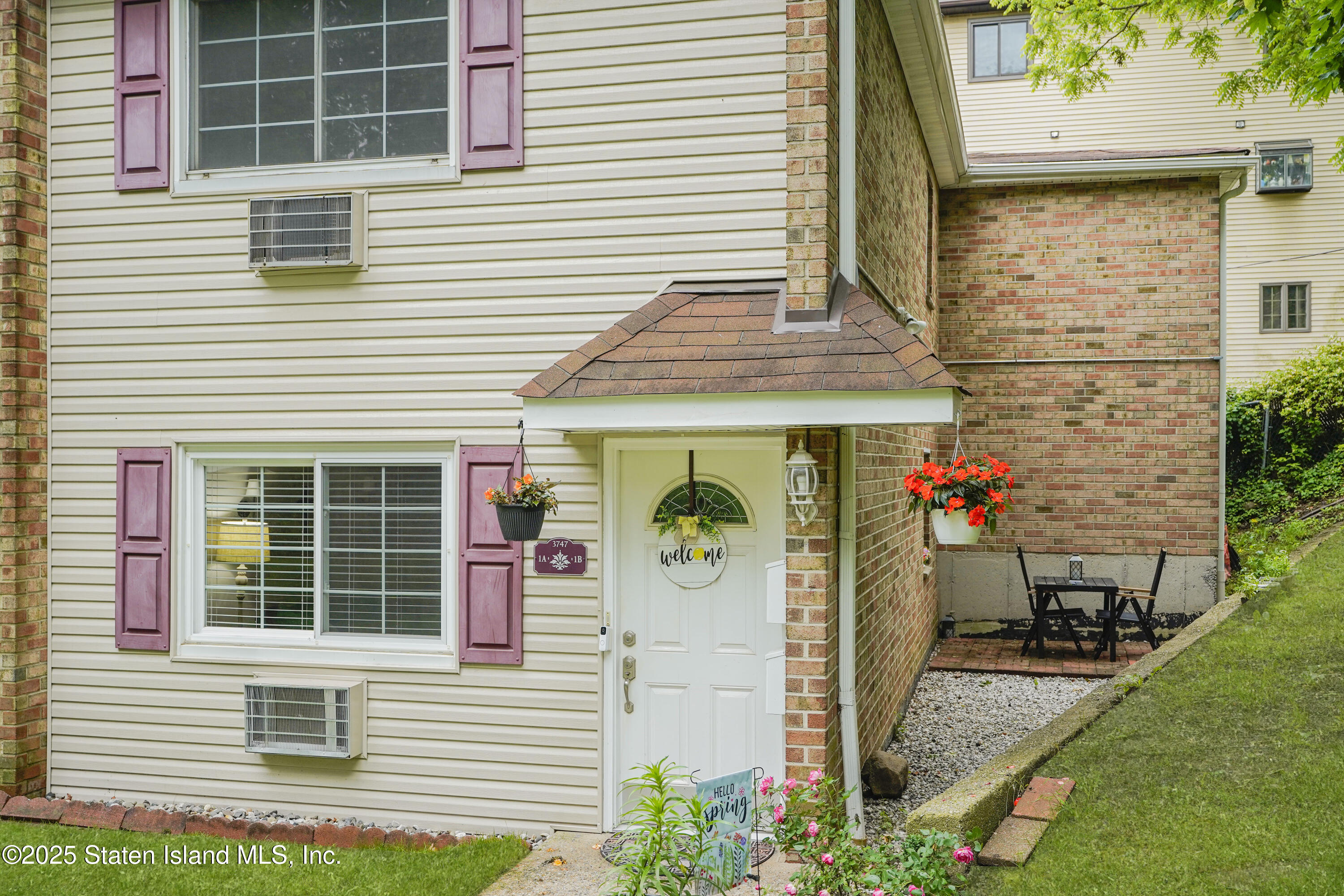 3747 Amboy Road, Unit 1A Staten Island, NY 10308 - Photo 5 of 23 IMG_4898
