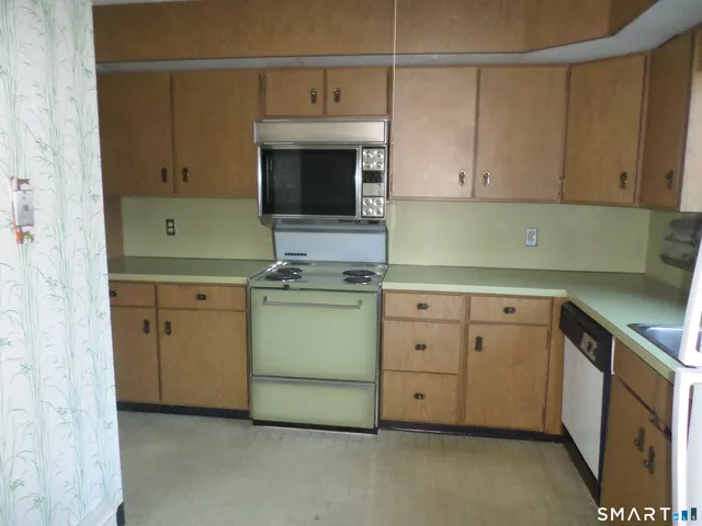 $375,000 | 1165 Whitney Avenue, Unit 1165, Hamden, CT 06517