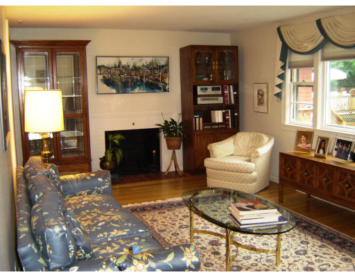 30 Yale Road Needham, MA 02494 - Photo 2 of 6