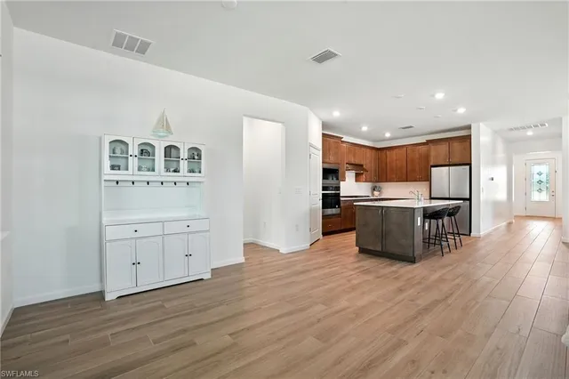 $575,000 | 2003 Don Benito Way, Naples, FL 34120