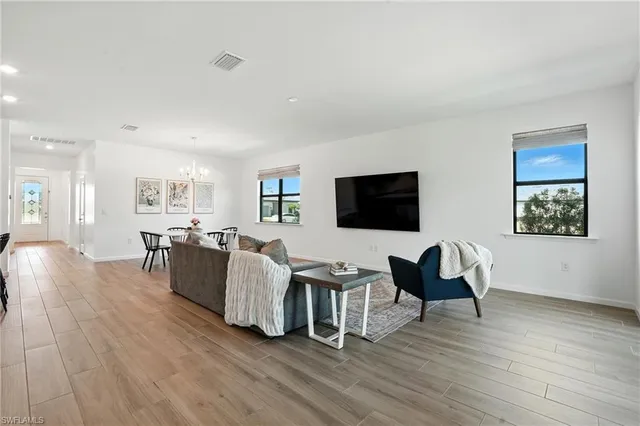 $575,000 | 2003 Don Benito Way, Naples, FL 34120