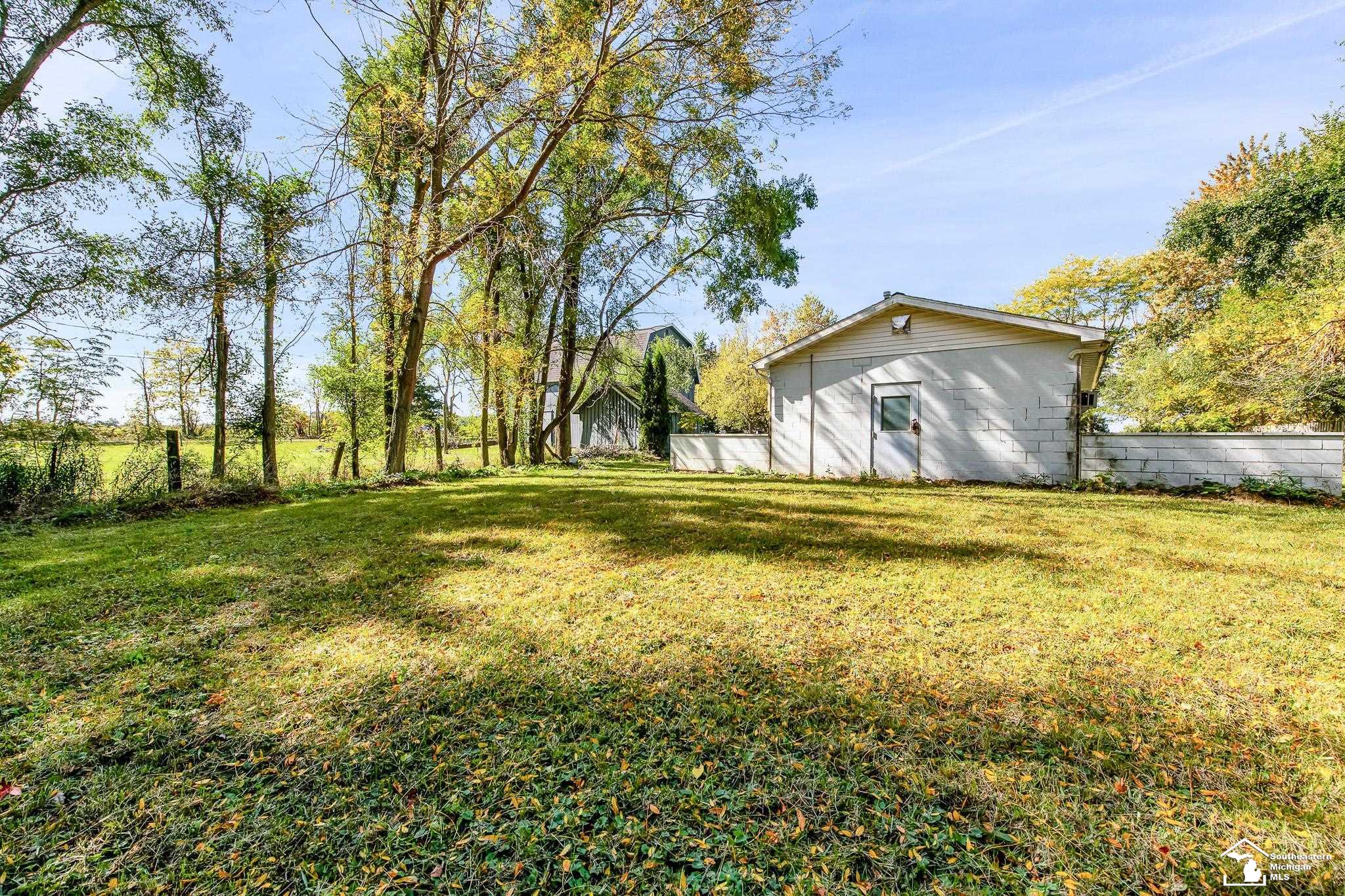 7074 West Cadmus Road Adrian, MI 49221 - Photo 28 of 41 50124532-29.JPG