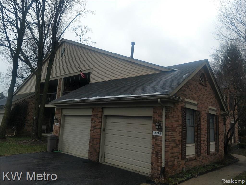 29682 Pine Ridge Circle Farmington Hills, MI 48331 - Photo 2 of 12