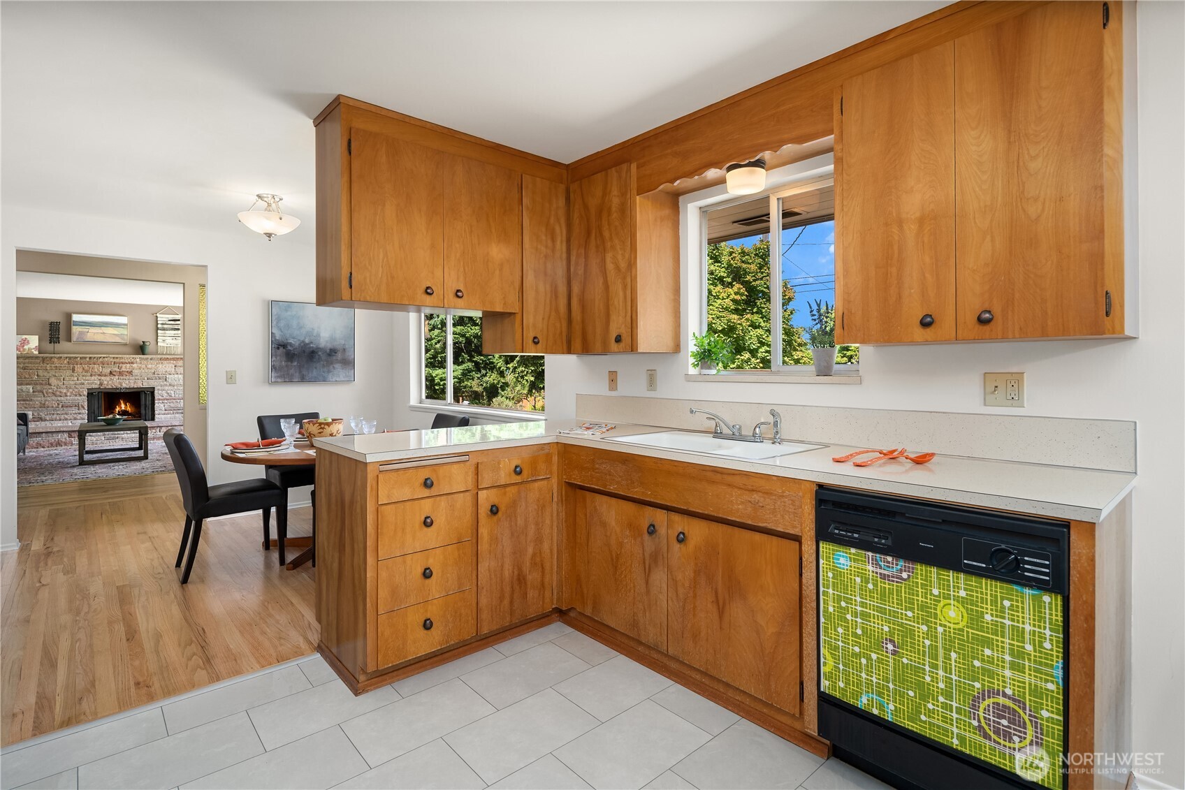 9711 37th Avenue Southwest Seattle, WA 98126 - Photo 7 of 27 Gallery Image 7