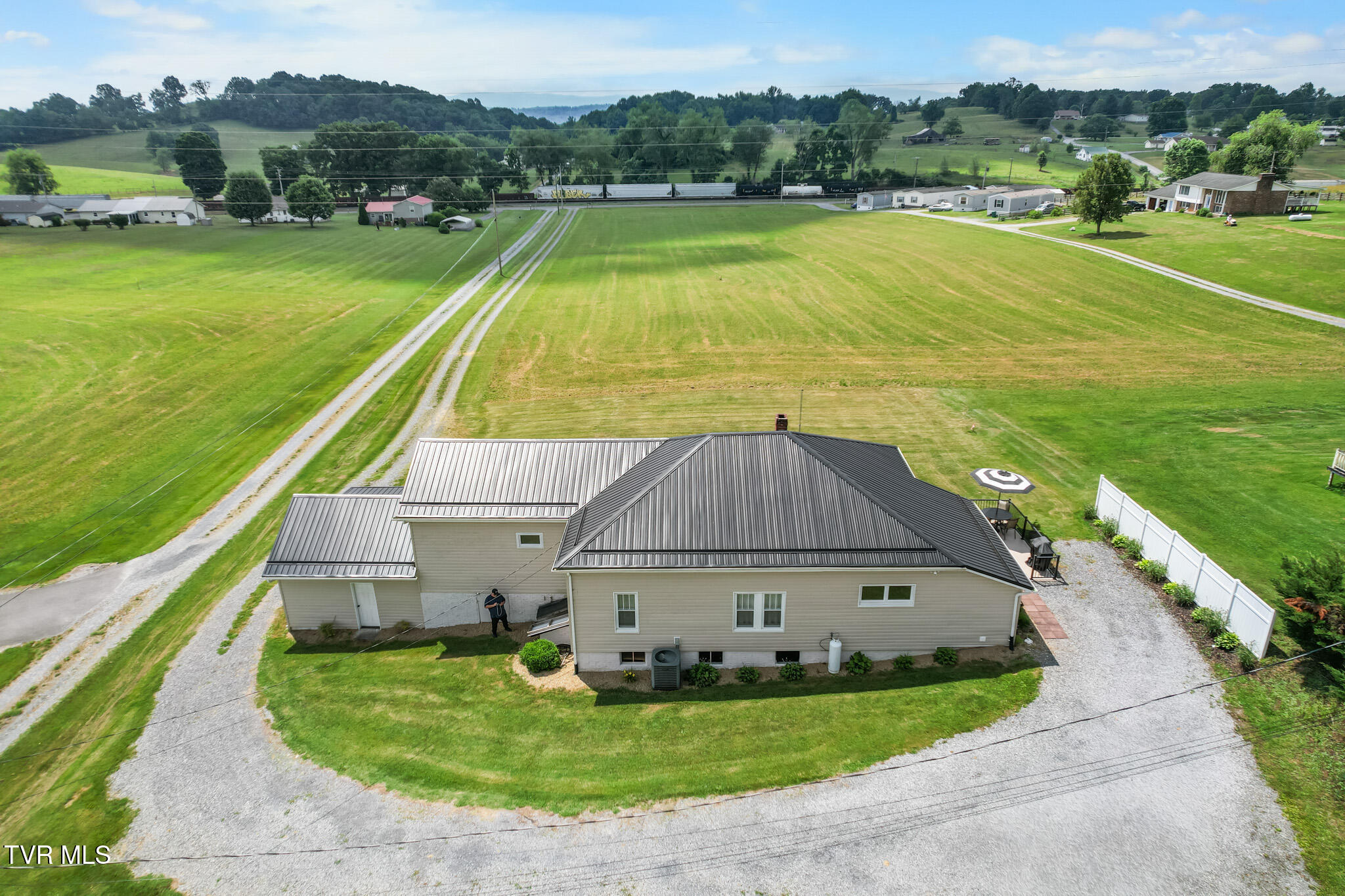 17461 Wyndale Road Abingdon, VA 24210 - Photo 4 of 35 DJI_0097 - Copy
